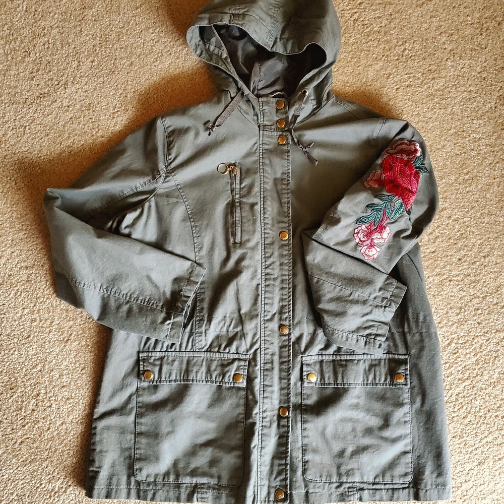 🌹EMBROIDERED ARMY GREEN CARGO JACKET 🌿